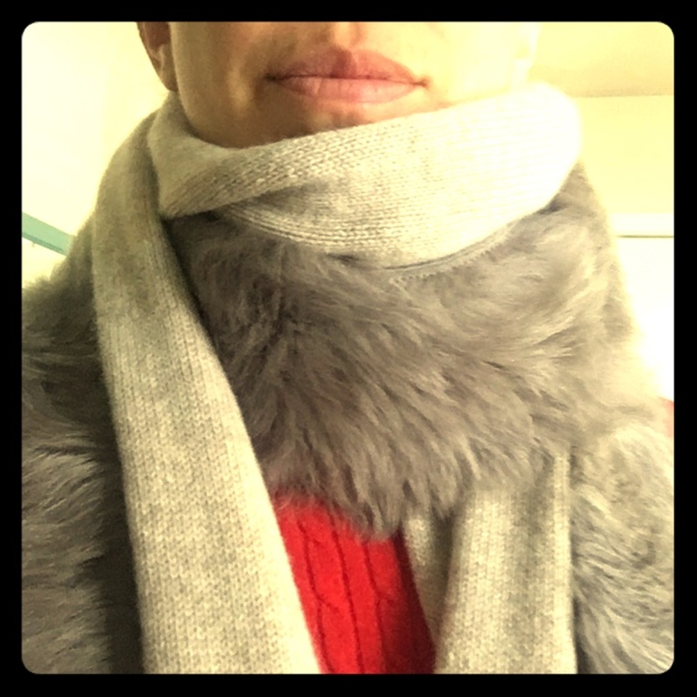 Beautiful Ugg scarf! Wool/cashmere/real fur